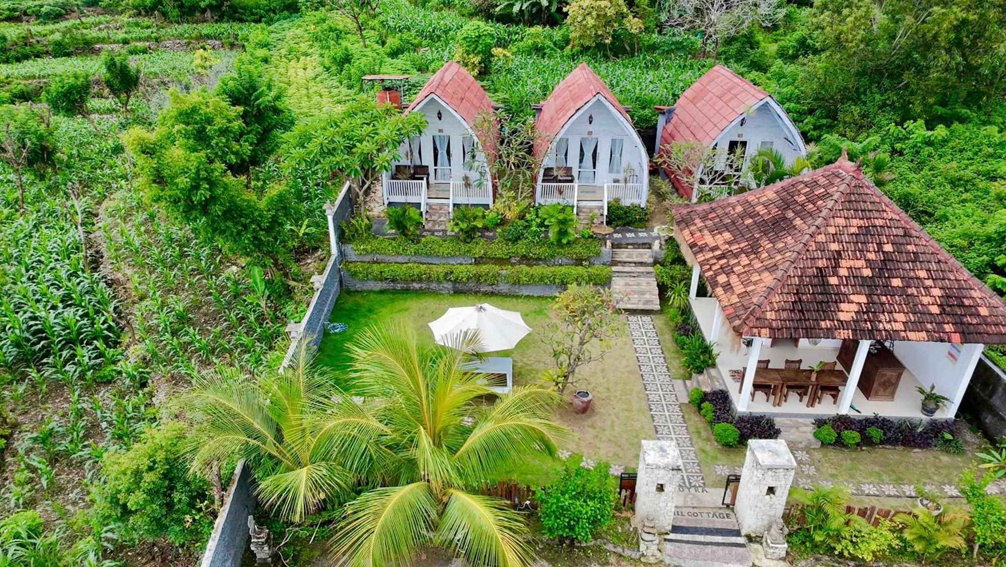 Hotra Hill Cottage Batununggul Exterior photo